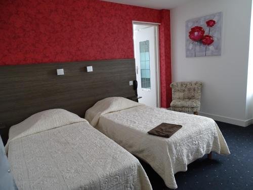 hotel au moyne de saire