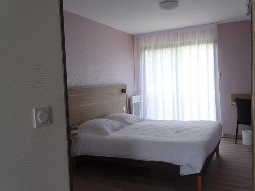 hotel au moyne de saire