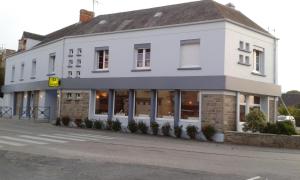 hotel au moyne de saire