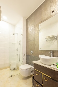 hotel cosmo near blk hospital karol bagh
