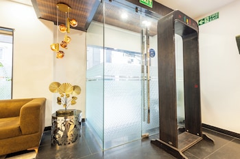 hotel cosmo near blk hospital karol bagh
