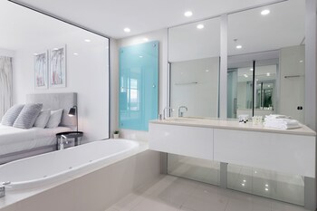 private q tower apartments wowstay