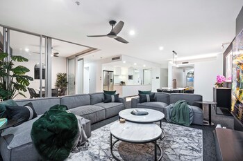 private q tower apartments wowstay