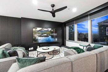 private q tower apartments wowstay