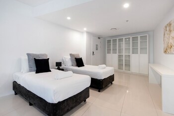 private q tower apartments wowstay