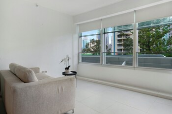 private q tower apartments wowstay