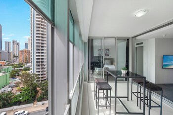private q tower apartments wowstay