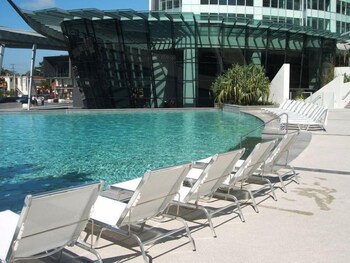 private q tower apartments wowstay