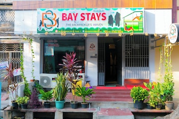 roscotel bay stays 2bhk near white town