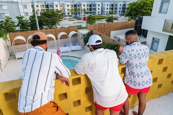 Romeo Hotel - Adults Only,,3 star