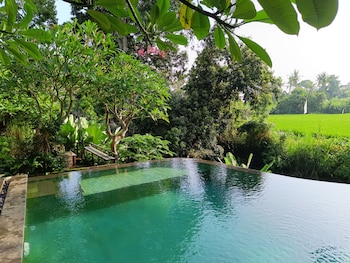 Sunset Shade Villa,,3 star
