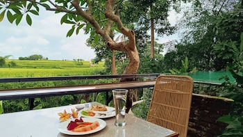 Sunset Shade Villa,,3 star