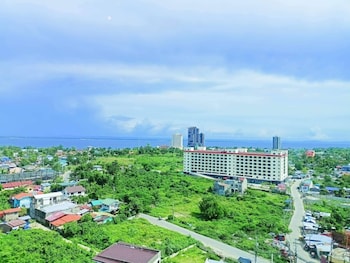 mactan newton condo with pool access