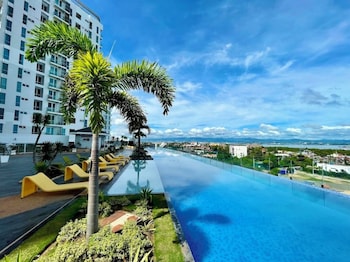 Mactan Newton Condo With Pool Access,,4 star