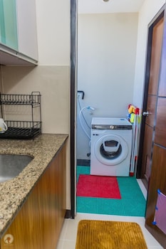 mactan newton condo with pool access