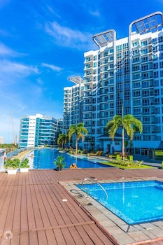 Mactan Newton Condo With Pool Access,,4 star
