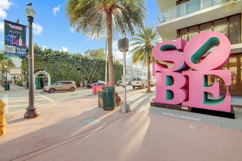 charming large studio near ocean dr south beach