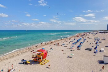 charming large studio near ocean dr south beach