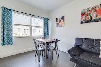 charming large studio near ocean dr south beach