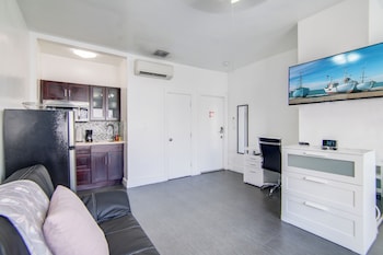 charming large studio near ocean dr south beach