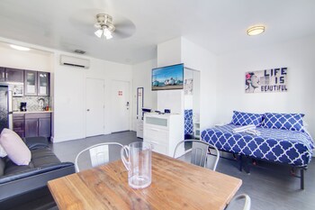 charming large studio near ocean dr south beach