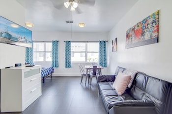 charming large studio near ocean dr south beach