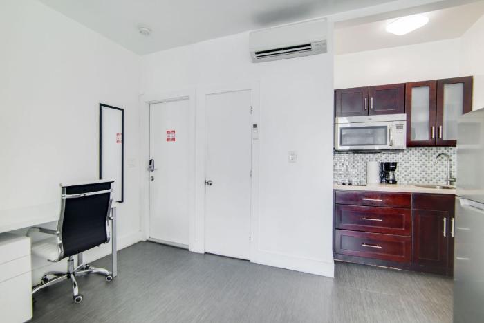charming large studio near ocean dr south beach