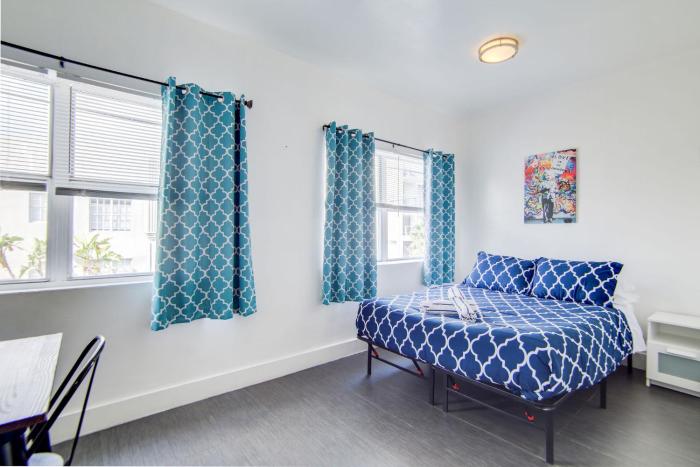 charming large studio near ocean dr south beach