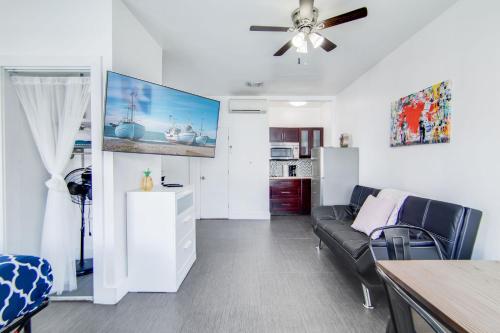 charming large studio near ocean dr south beach