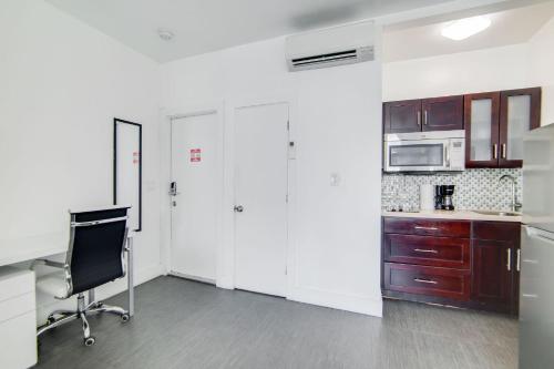 charming large studio near ocean dr south beach