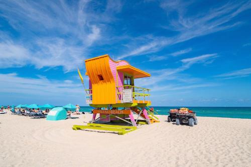charming large studio near ocean dr south beach