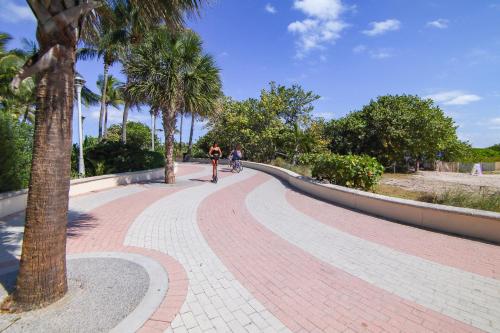 charming large studio near ocean dr south beach