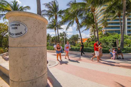 charming large studio near ocean dr south beach