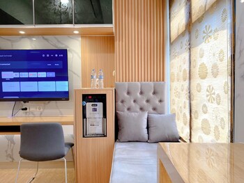 Minimalist Look Studio Room Pollux Chadstone Apartment,,3 star