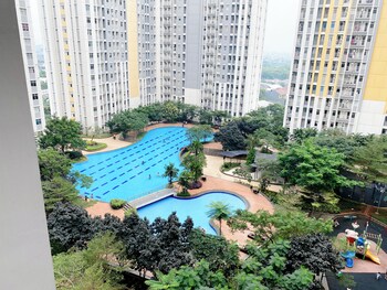 homey and simply look studio springlake summarecon bekasi apartment