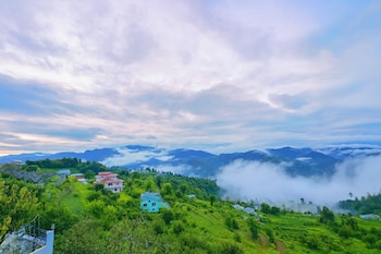 kafal pako resort himalayan view resort in mukteshwar