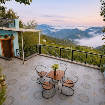 kafal pako resort himalayan view resort in mukteshwar