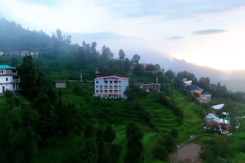 kafal pako resort himalayan view resort in mukteshwar