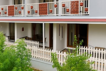 kafal pako resort himalayan view resort in mukteshwar