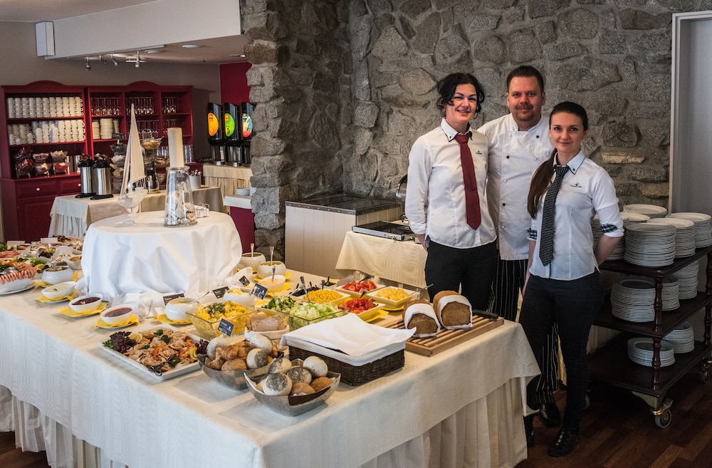dolmsundet hotell hitra
