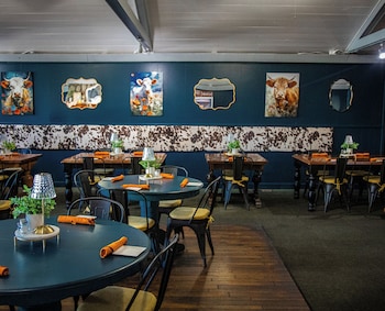 Fall River Hotel And Grazerz Restaurant,,2 star