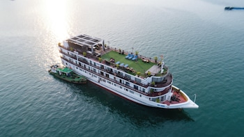 amanda cruise ha long bay