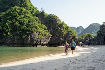 amanda cruise ha long bay