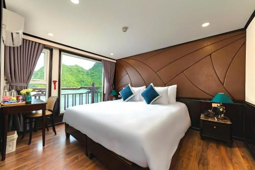 amanda cruise ha long bay