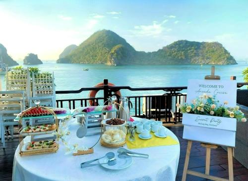amanda cruise ha long bay