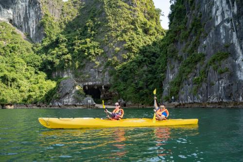 amanda cruise ha long bay