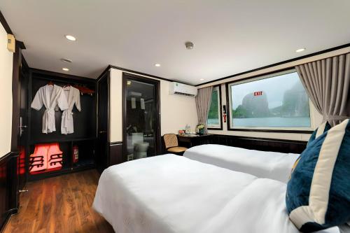 amanda cruise ha long bay