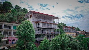 the sarbati palace