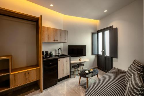 kudos suites firostefani