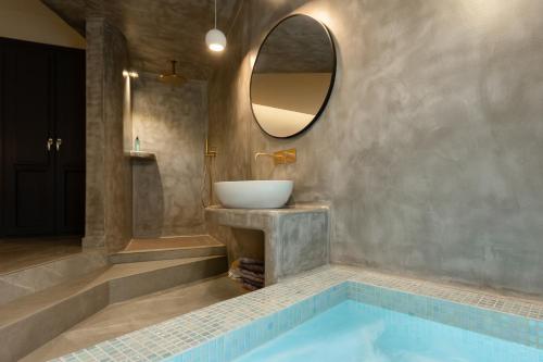 kudos suites firostefani